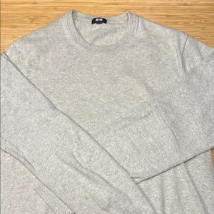 Uniqlo Gray Crewneck Sweater Solid Knit